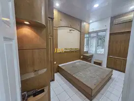 Disewakan Villa Hook Depan Taman Komplek Cemara Hijau Jalan Metal