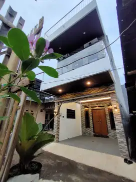 Rumah Villa Full Furnis BNS Kota Batu