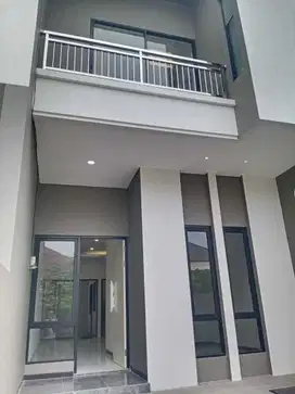 RUMAH TROPICAL MODERN 3.5 Lantai