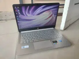 Hp 14s n4020 ram 8gb ssd 256gb batre 4jam kibot berlampu nominus mulus