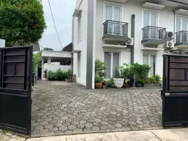 Dijual Rumah Kos dan Rumah Utama di Jakarta Selatan