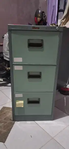 Lemari Besi Filing Cabinat 3 Susun