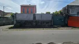 Rumah Etnik Kayu Dekat Jalan Raya Adi Sucipto Colomadu Solo