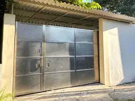 Dijual Cepat  Rumah Terawat dan Siap Huni Semi Furnish Di Surabaya