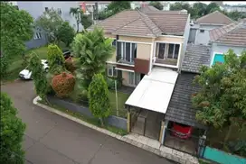 Rumah hook 2 lantai siap huni di Bukit Golf Cibubur dekat toll