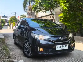 (mulus) Honda Jazz RS CVT 2015 black on black setangan dari baru