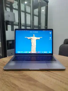 Macbook Pro 2017 i5 8/512 Touchbar