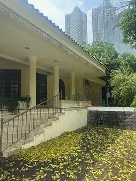 Dijual Rumah Mega Kuningan 6 bedrooms 865m2 Harga Dibawah NJOP