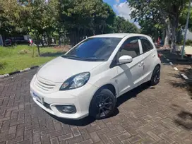 DP MURAH Honda Brio Satya 1.2 E Bensin Matic 2017 Putih w OS