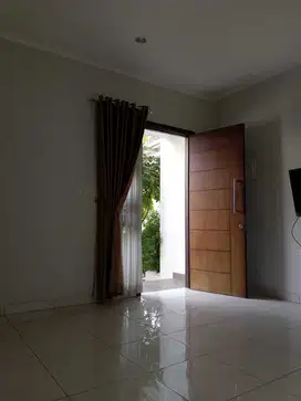 Disewakan Rumah Semi Furnish Cluster Burgundy Summarecon Bekasi