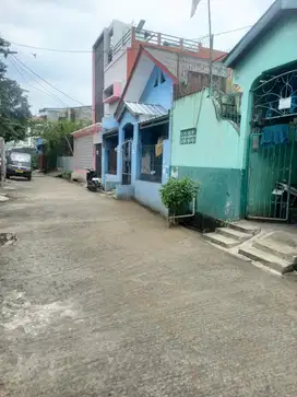 Kos kosan 8 pintu di jual  .di perumahan puri jiep permai jati negara