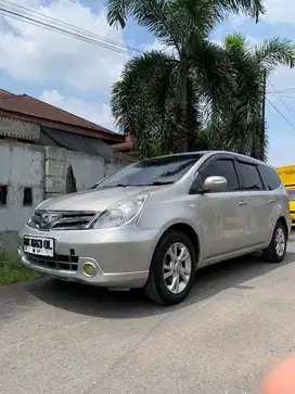 Nissan Grand Livina XV Ultimate 2012 1.5 A/T