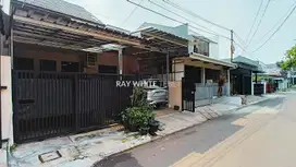 Rumah 2 Lantai Siap Huni di Taman Alfa Indah - SHM, Lokasi Strategis!