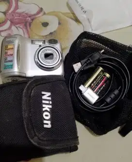 Digital camera digicam Nikon Coolpix 3200 camera digital
