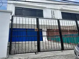 Lokasi Pinggir Jalan, Ruko Belawan Cideng 2,5 Lantai Unfurnished