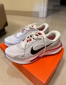 Nike Journey Run Men's Road Running limited edition