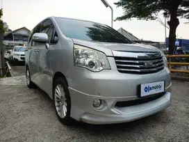 TDP Rendah Toyota Nav1 2.0 V Bensin-AT 2013 Silver C1QPD