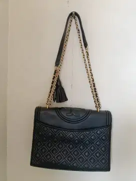 Tas jinjing hitam