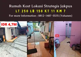 Rumah Kost 11 kamar Lokasi Strategis dekat Stasiun KRL akses 2 mobil