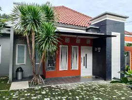 DIJUAL RUMAH DI PERUMAHAN ARCOPOLIS KERADENAN CIBINONG