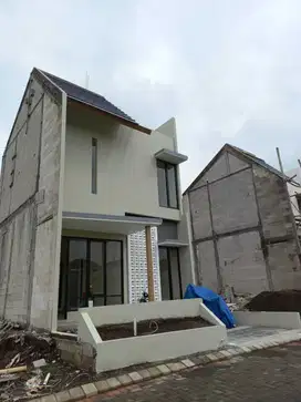 Villa Eksklusif Kota Batu Suasana Tenang Dekat Wisata
