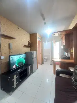 Sewa Apartemen gading nias Bulanan tahunan EMERALD lt 7