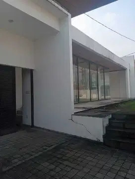 Rumah Jalan Lawu Guntur (LT/LB 618/600 m)