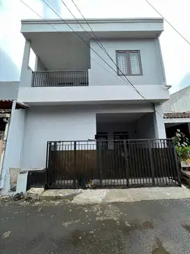 Rumah dalam Komplek Villa Mutiara dekat Stasiun Jurang mangu