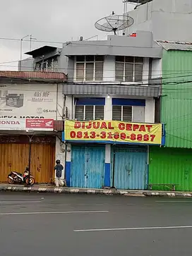 Dijual Ruko 3 Lantai LB 123 m2 di Nol Jalan Raya Jember