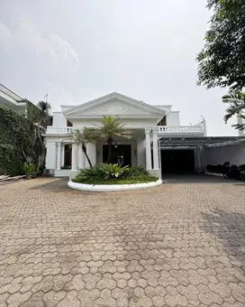 Dijual atau Disewakan Rumah Klasik Area Elite Menteng Row Jalan Lebar