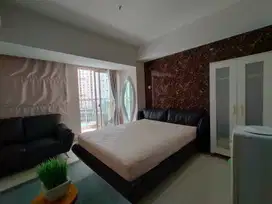 Sewa Apartemen Royal Medit Tanjung Duren tipe Studio Furnish Lt Rendah