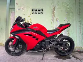 Kawasaki Ninja 250 tahun 2014 mesinn haluss jozz siap gas gan.