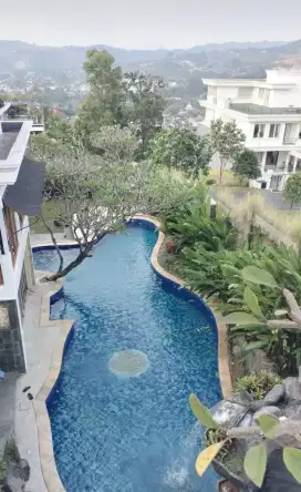 Di jual rumah di Sentul city posisi Hook dengan view bagus