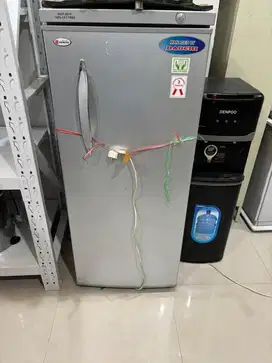 Di jual freezer dan dispenser