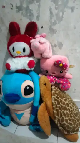 Di jual 5 buah boneka borongan murah karena mau pindahan