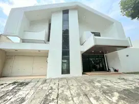 Murahh Rumah dekat senopati Jaksel ada Swimming pool