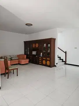 Rumah murah pakuwon city villa Westwood hitung tanah siap huni