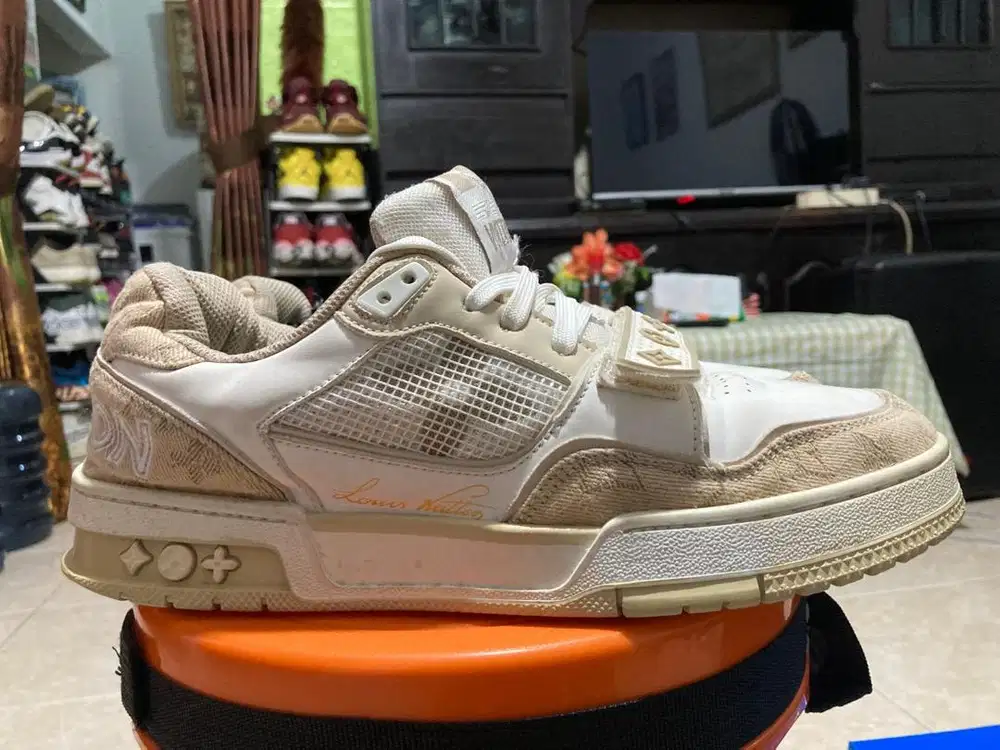 Sepatu LV Louis Vuitton trainer