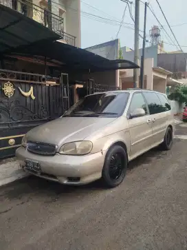Kia Carnival Metik 2000 Gagah