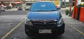 Innova Diesel Matic G 2006 Limited