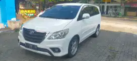 Innova G diesel matic 2014