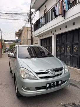 Kijang innova V 2006 matic original