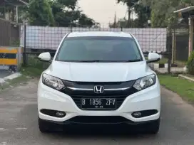 Honda HR-V E 1.5 CVT 2015 LOW KM!!