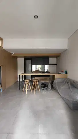 Rumah hook 2 lantai 2 kamar furnish hadap barat di Tabebuya