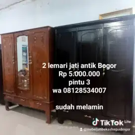 Dua (2) lemari antik kayu jati tua 3 pintu bekas dah melamin di bogor