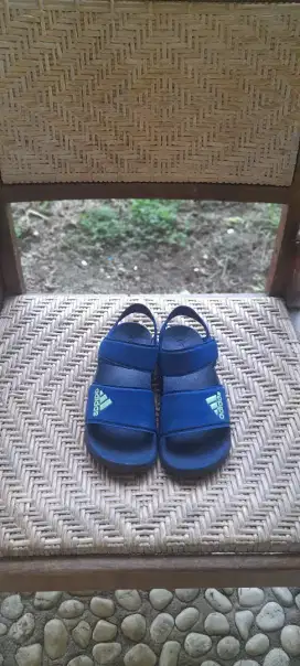 Adidas Addilete sz 33