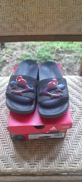 Sendal Adidas Spiderman