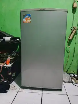 Di jual kulkas Sharp 1 pintu