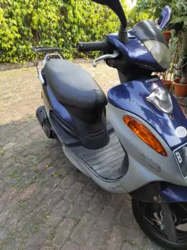 Kymco metica Gls Tusboln2002 surat lgkp ORI B jkt pajak Off bisa TT Hp