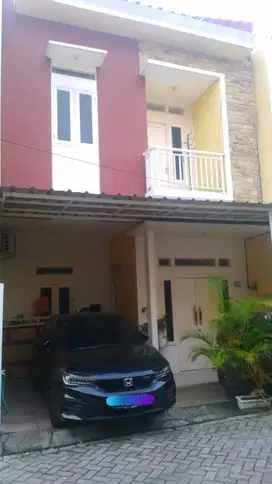 Rumah dalam Cluster di sekitar Graha Raya